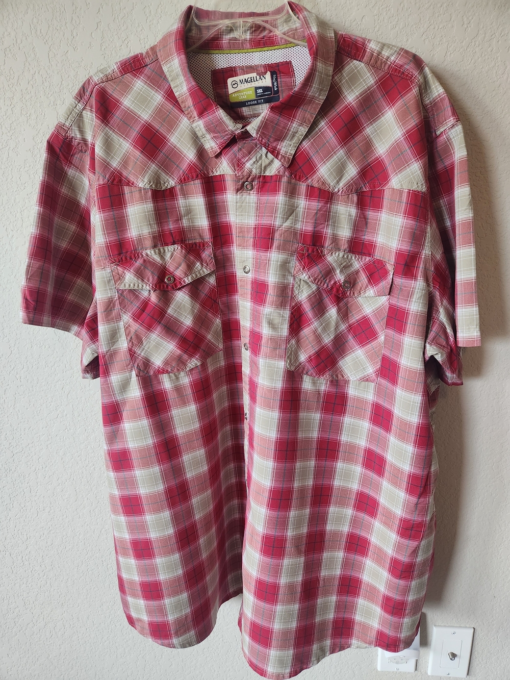 Magellan Outdoors Outdoors Men’s Red Plaid Short Sleeve Shirt Snap Closure